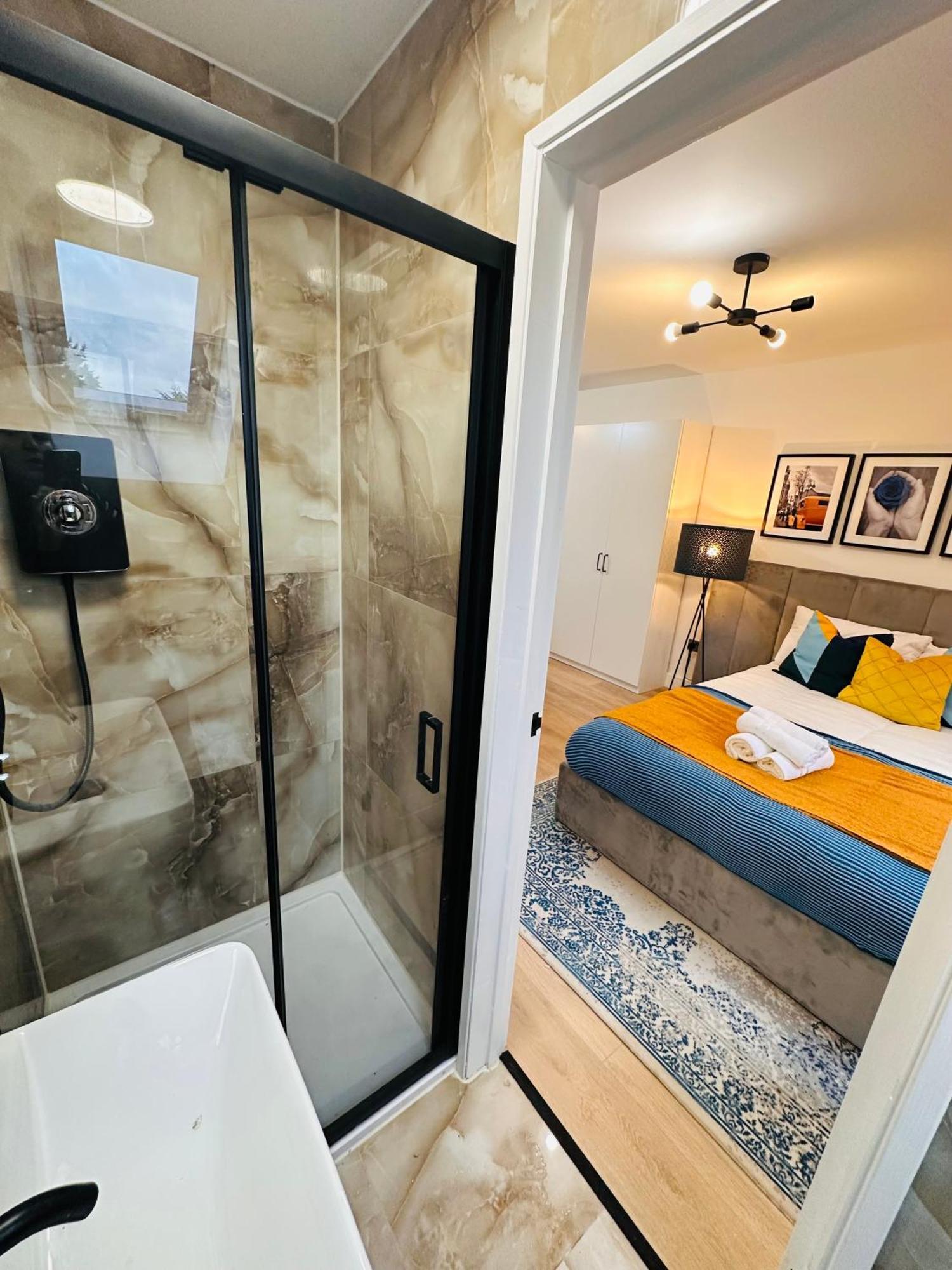 R1 - Luxury Self-contained Near Qe Hospital * Birmingham